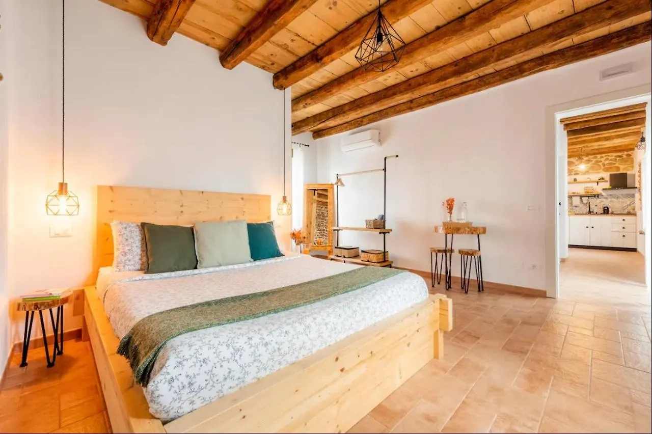 Casa Nostra - Garda Rooms Cavalcaselle 0*,